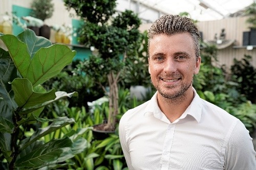  Alm&eacute;&eacute;r Plant